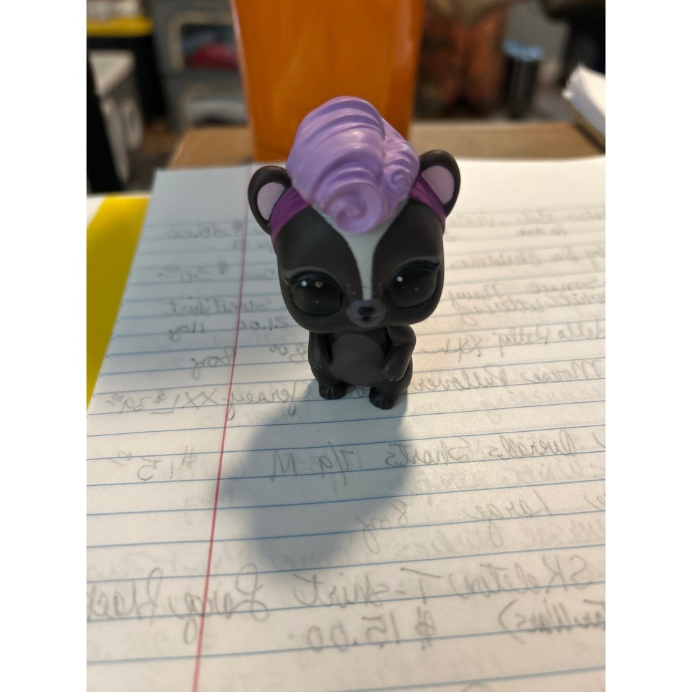 LOL Surprise Eye Spy Series 4 Pet‎ Skunk Figure Black Purple Hair 2018 MGA